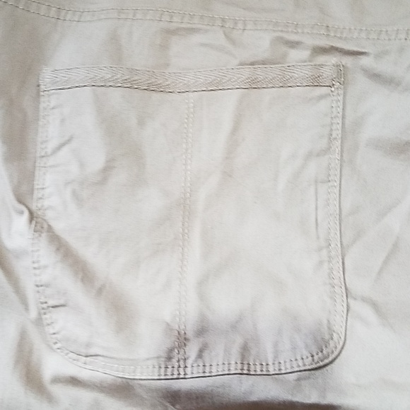 Gloria Vanderbilt All Around Slimming Shorts - Picture 6 of 7